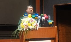 حقیقت، مرز بین امید و ناامیدی است