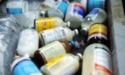 شناسایی هشت میلیارد ریال دارو و سم دامپزشکی فاسد در اهواز