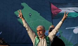 استاندار ایلام: پرچم مقاومت و مبارزه با استکبار هیچگاه بر زمین نخواهد افتاد
