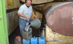 سهمیه نفت سفید در کارت خانوارهای فاقد گاز طبیعی ایلام شارژ شد
