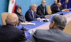 انتقادها را با جان و دل می‌پذیریم/ تأکید بر برخورد قاطع دولت با گران‌فروشی‌های بی‌ضابطه