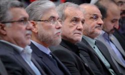 ۱۶ آذر متفاوت با پزشکیان/ در دولتِ وفاق دانشجو آزادانه و صریح سخن می‌گوید