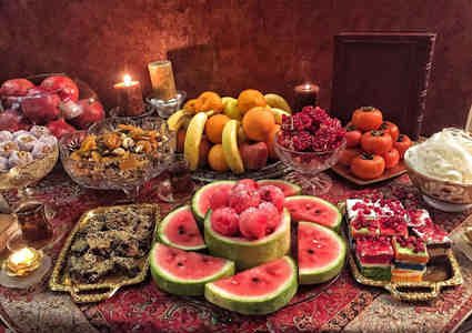 شادی شب یلدا را قربانی تشریفات نکنیم