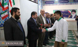 آزادی ۱۶ زندانی نیازمند ایلام با حضور مدیرکل دفتر نظارت الکترونیکی سازمان