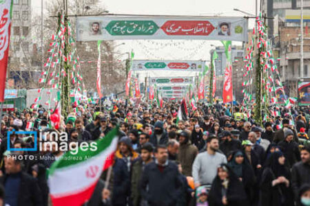 ۲۲ بهمن،روزی برای همه ایرانیان/ پازل اتحاد ملی تکمیل شد