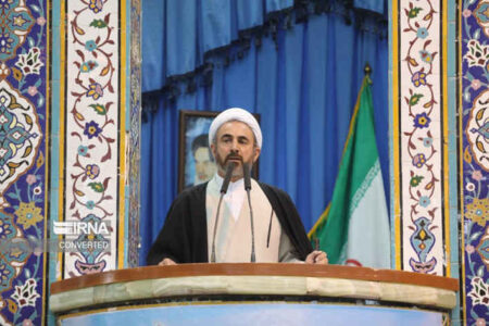 امام جمعه ایلام: رونق تولید مهمترین نیاز امروز کشور است