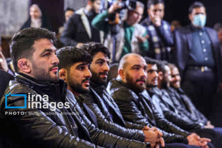 پرچمداری کشتی در پاریس؛ گوش شکسته‌ها آبروداری کردند