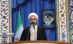 امام جمعه ایلام: تکیه بر توان داخلی کلید گذر از مشکلات اقتصادی است
