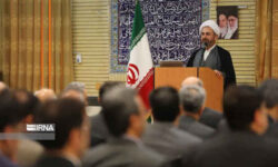 امام جمعه ایلام: مرز مهران به مدیریت اصولی برای تکریم زائران نیاز دارد