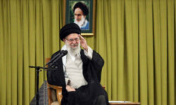 رهبر انقلاب: الگوی آمریکا برای منطقه شکست خورده است/استفاده از قدرت برای صلح، دروغ ترامپ