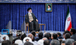 رهبر انقلاب: هیچ منفعتی برای امت اسلامی بالاتر از اتحاد نیست