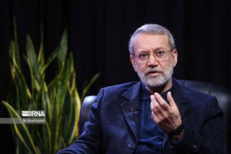لاریجانی: خاورمیانه مقاوم و مستقل درحال شکل گیری است/ تئوری ترامپ شکست خورده است