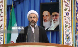 امام جمعه ایلام: وحدت ملی رمز پیروزی است؛ گوش به فرمان رهبری باشیم