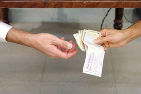 تیغ جراحی و دستان خالی: روایتی تلخ از رنج بیماران ایلامی   ✍️ عبدل خزلی