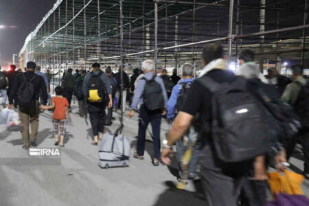 رشد ۵۰ درصدی تردد زائران از مهران؛ ۵۷ هزار نفر در یک روز