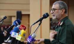 سردار حسینی: خبرنگاران خط مقدم روایت حقیقت و دفاع از آرمان‌ها هستند