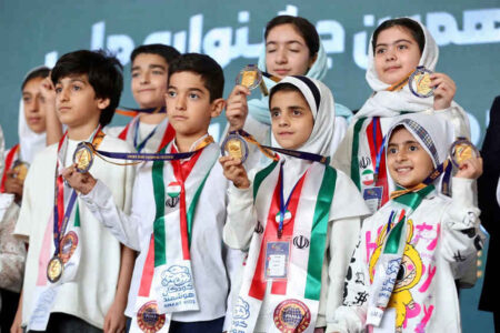 نابغه‌های کوچک ایران چرتکه انداختند