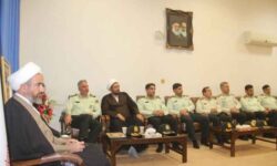 امام‌جمعه ایلام: نیروی انتظامی در خط مقدم دفاع از مردم قرار دارد