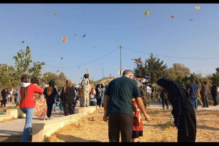 آسمان آبی ایلام، رنگین از پرواز بادبادک‌ها