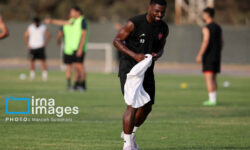 واکنش جالب اوریه به پوشیدن پیراهن پرسپولیس
