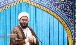 حاج علی‌اکبری: مقاومت و انسجام تنها راه مقابله با سلطه‌گری آمریکا است