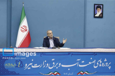 پزشکیان: دستِ دشمن قلدر و غدّار را کوتاه می‌کنیم/ وحدت و انسجام کلید قدرت یک ملت