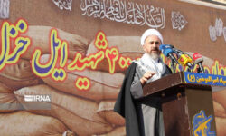 امام‌جمعه ایلام: ایل خزل نماد ایثار، ایمان و بازدارندگی معنوی ملت ایران است