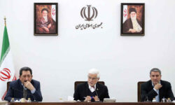 عارف: اصلاحات ساختاری نباید تأثیر منفی بر معیشت مردم داشته باشد