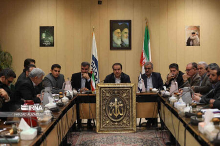 استاندار ایلام: بازاریان بازوی توانمند اقتصادی دولت هستند