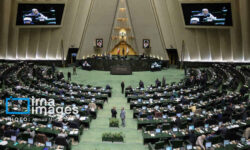 حمایت نمادین نمایندگان مجلس از سپاه