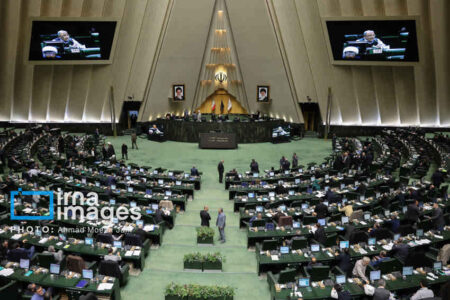 حمایت نمادین نمایندگان مجلس از سپاه