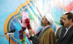 طنین زنگ انقلاب در مدارس ایلام؛ ۱۲۰۰ مدرسه به استقبال دهه فجر رفتند
