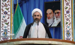 امام جمعه ایلام: راهپیمایی شکوهمند ملت در ۲۲ بهمن محاسبههای دشمن را برهم میزند