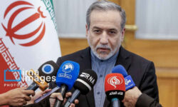 عراقچی: در خصوص موشکهایمان مذاکره نمی کنیم
