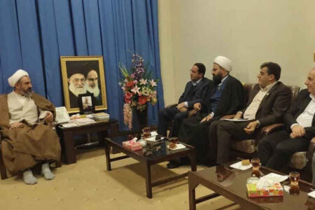 امام جمعه ایلام: تثبیت کانون‌های ریزگرد با توسعه جنگل‌کاری ضروری است