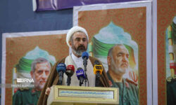 امام‌جمعه ایلام: اقتدار ایران اسلامی دشمن را به عقب‌نشینی واداشت