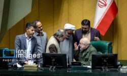 قالیباف: در صورت تداوم تورم، امکان دو نوبت افزایش حقوق در طول سال پیش‌بینی می‌شود