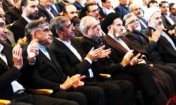 تا مسئولان قول ندهند تریبون را رها نمیکنم!