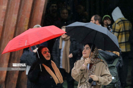 تهران در قاب امید؛ پایتخت میان آتش و باران