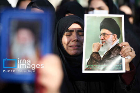 وداع با پیکر مطهر رهبر معظم انقلاب در مصلای امام خمینی(ره)