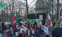 برگزاری راهپیمایی سکوت در لاهه برای محکومیت حمله به دبستان میناب