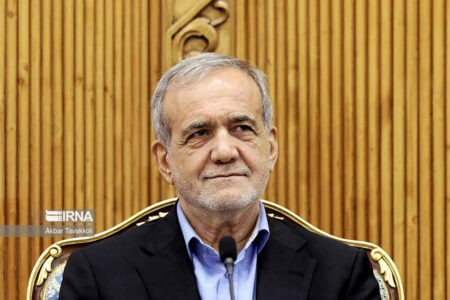 پزشکیان: ارتش، نهادی برخاسته از متن مردم، نماد عزت، اقتدار و استقلال ملی است