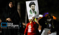 امام رضاییها در بهار طبیعت و ولایت؛ شکوه بیعت با خامنهای جوان در قلب تهران