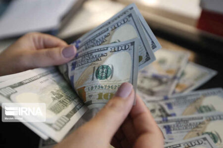 یک سیاست، دو روایت؛ چرخش حامیان حذف ارز ۴۲۰۰ به منتقدان حذف ۲۸۵۰۰