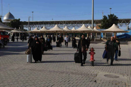 نظارت بر ناوگان حملونقل در مرز مهران همزمان با بازگشت زائران/ تردد بیش از ۱۹ هزار زائر در ۲۴ ساعت گذشته