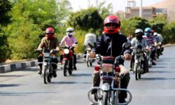۹۰۰ کلاه ایمنی به موتورسواران ایلامی اهدا شد
