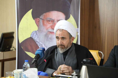 امام جمعه ایلام: معرفتافزایی زائران محور برنامههای اربعین باشد