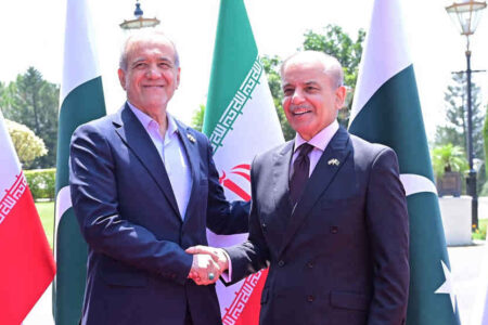 وزارت خارجه پاکستان: سفر پزشکیان بیانگر آرمانهای مشترک تهران – اسلامآباد برای صلح است