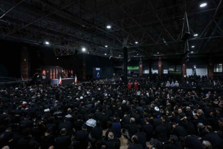 مراسم عزاداری شب عاشورای حسینی در جوار محل شهادت قائد شهید برگزار شد