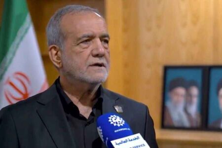 پزشکیان: تعبیر وداع با رهبر شهید انقلاب را قبول ندارم/ این پیمانی برای ادامه راه است